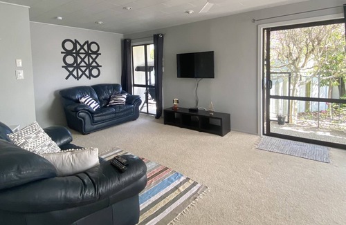Havelock North House | Havelock Hideaway - A relaxing holiday home with a pool!