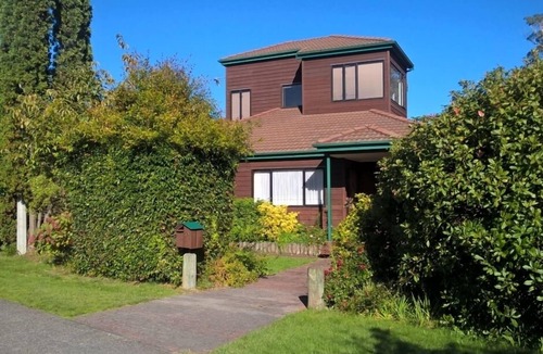 Havelock North House | Havelock North base for families & groups - plenty of space & indoor/outdoor fun