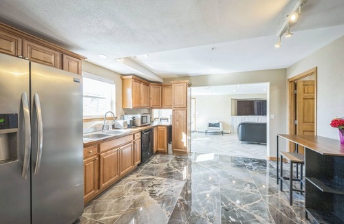 Castle Rock Condo | Haven 5BR 4BA Sleep6 Accessible Camper Parking Shop Golf