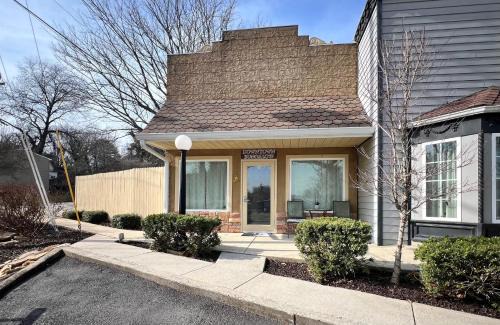 Demorest Apartment | Haven at Hazel~Downtown Bungalow