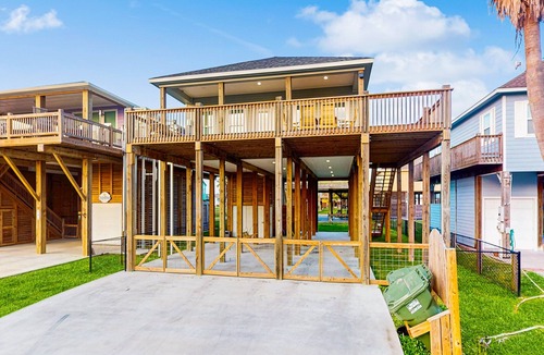 Crystal Beach House | Haven | Gulf Views | Large Deck