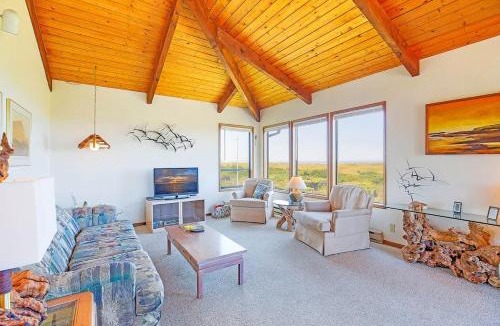 Copalis Beach House | Haven Hideaway - Ocean Views from Every Room