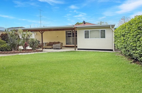 North Haven House | Haven Hideout - 3 bedroom holiday home in North Haven, close to beach, wifi available