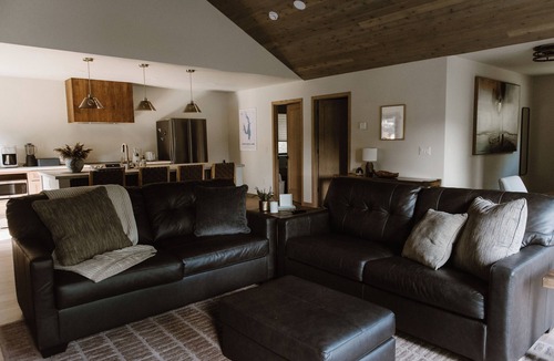 New Lisbon House | Haven+Hyde: Charming 2-bd, 1 bath HOT TUB at Castle Rock Lake, WI
