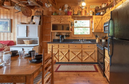 Elgin Cabin | Haven - Ridge Road Scenic Cabins - Brimstone Recreation and Big South Fork