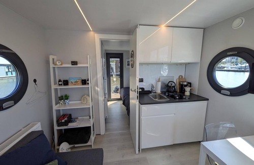 Monnickendam Boat Rental | Havenlodge Eclipse Monnickendam