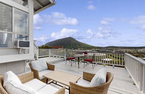 Hawaii Kai House | Hawaii Kai Dream with large lanai, ocean views, & a home office - near beaches