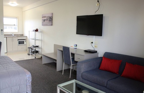 Hawera Hotel | Hawera Central Motor Lodge