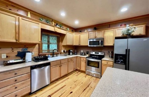 Robbinsville Cabin | Hawg Hideaway, near ‘Tail of the Dragon’ & Deals Gap