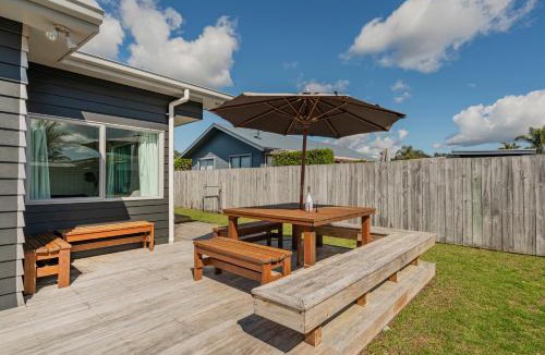 Cooks Beach House | Hawk Hill Getaway - Cooks Beach Holiday Home