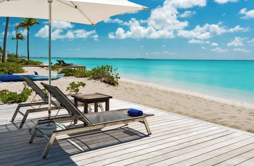 Leeward Settlement Villa | Hawksbill Beach House – Timeless Caribbean Charm on Grace Bay Beach