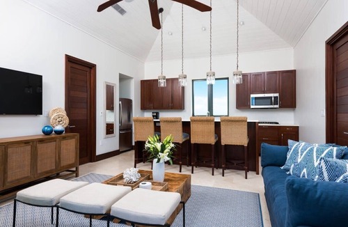 Leeward Settlement Villa | Hawksbill Estate – A Grand Beachfront Estate on Grace Bay, Turks & Caicos