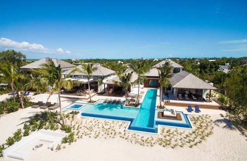 Leeward Settlement Villa | Hawksbill Estate – A Grand Beachfront Estate on Grace Bay, Turks & Caicos