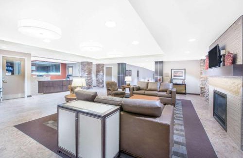 Dickinson Hotel | Hawthorn Extended Stay by Wyndham Dickinson
