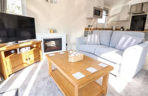 Tewitfield House | Hawthorn Lodge