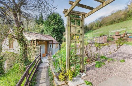Berrynarbor House | Hayloft - E3759
