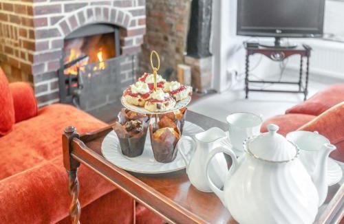 Holworth House | Hazel Cottage