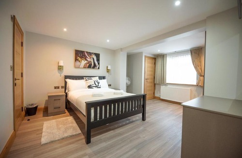 Reading Apartment | Hazel Lodge