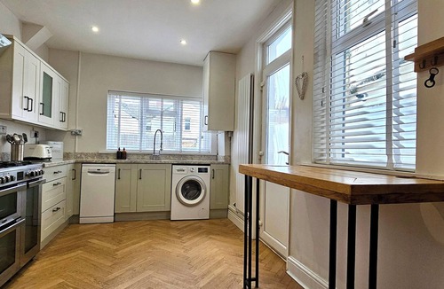Llandaff North House | Hazelhurst by Switchback Stays