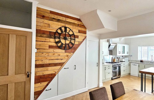 Llandaff North House | Hazelhurst by Switchback Stays