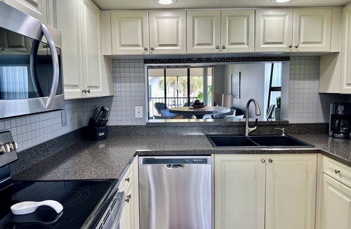 Trailer Estates Apartment | HC Shorewalk -Pool, Tennis, Pickle ball, near Beaches Anna Maria Island and IMG
