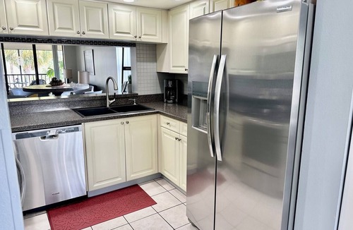 Trailer Estates Apartment | HC Shorewalk -Pool, Tennis, Pickle ball, near Beaches Anna Maria Island and IMG