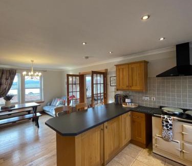 Caroy House | Head In The Skye - Healabhal Cottage