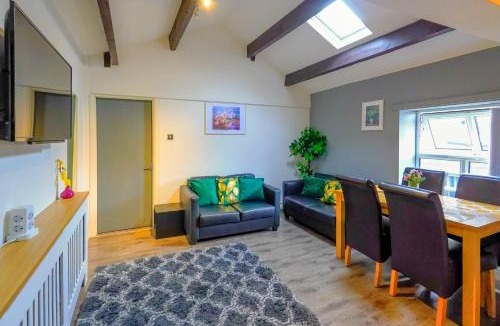Headingley Apartment | Headingley 2 Bedroom first floor cottage flat Near Universities shops& Park