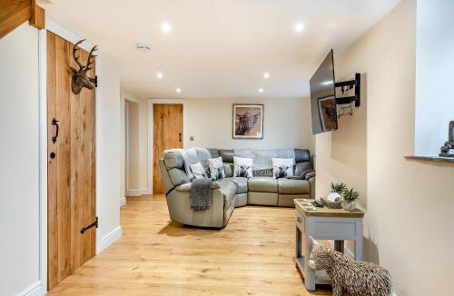 Longnor House | Headlands Farm