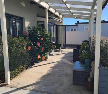 Opunake Hotel | Headlands Hotel