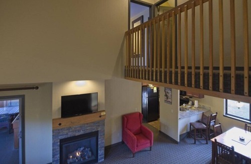 Wisconsin Dells Villa | Headline