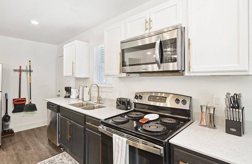 Oak Cliff House | Heart of Dallas, 2-BD Yard in Bishop Arts