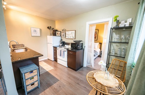 Moss Bay Apartment | Heart of Downtown Kirkland - 500 Feet from the Beach