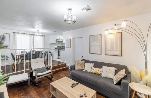 Alhambra Condo | Heart of DT Alhambra Walk to Starbucks Near DTLA A