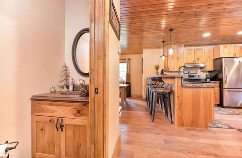 Deadwood Cabin | Heart of Gold Lodge