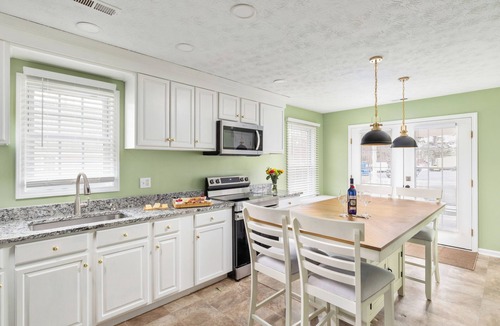 Luray House | Heart of Luray - Charming 3BR, Walk to Shops, Near Caverns & Skyline Drive