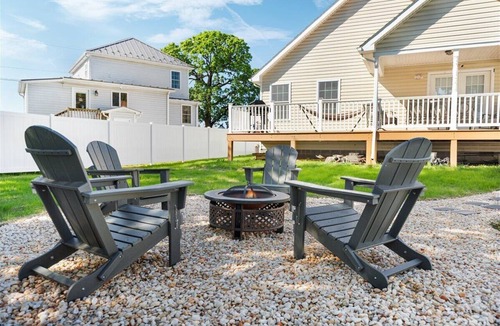 Luray House | Heart of Luray - Charming 3BR, Walk to Shops, Near Caverns & Skyline Drive