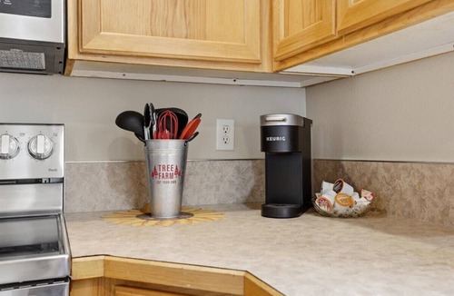 Sunset House | Heart of North End|Parking|300Mbps|Smart TV|W/D