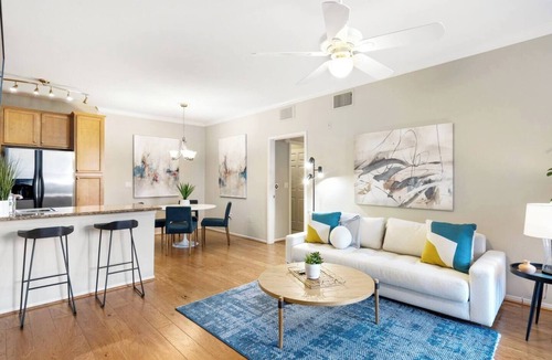 Paradise Valley Village Condo | Heart of Scottsdale*Pool*Balcony*Smart TV*Gym*BBQ