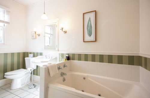 Bar Harbor Hotel | Hearthside Inn