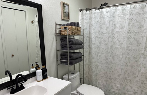 Twain Apartment | Heartland Hideaway is close to downtown, Kinnick Stadium, UIHC and Carver