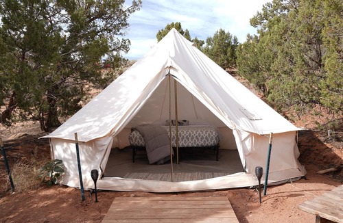 Hildale RV Rental | Heated/cooled king size glamping tent at Zion View Camping!