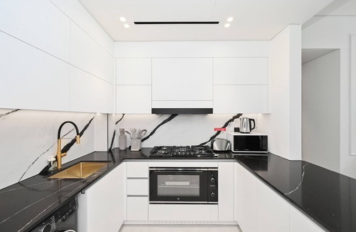 Al Wasl Apartment | Heated Jacuzzi | Burj Views | Parking | Cosy 2Br