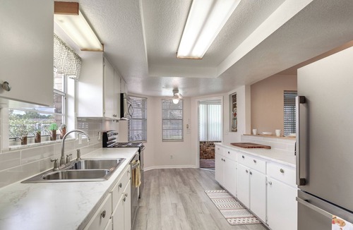 Spring Hill Cottage | Heated Pool & 4-in-1 Grill: Spring Hill Haven!