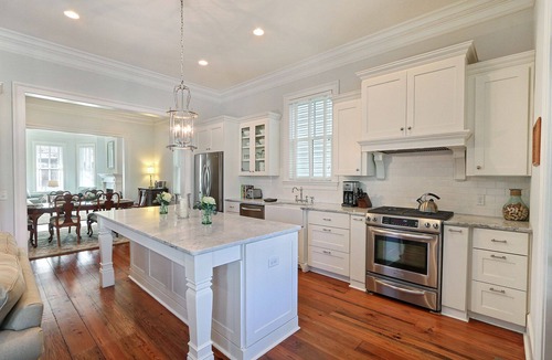 Savannah Victorian District House | Heated Pool Access | 5*Clean | Flex Cancelation