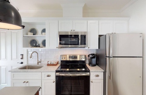 Historic District - North Condo | Heated Pool Access | 5*Clean | Flex Cancelation