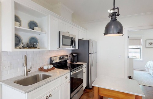 Historic District - North Condo | Heated Pool Access | 5*Clean | Flex Cancelation