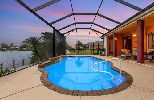 Mariner House | Heated Pool and Backs onto Freshwater Lake - Billie