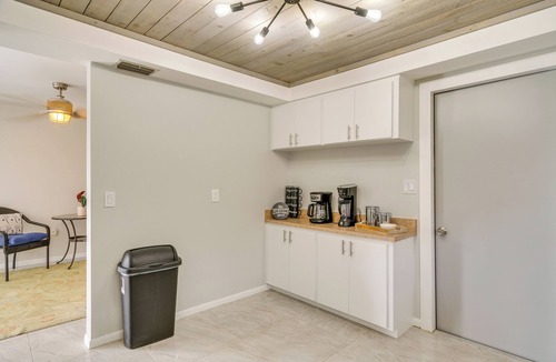 Oakland Hills Cottage | Heated Pool: Canal-front Rotonda West Retreat