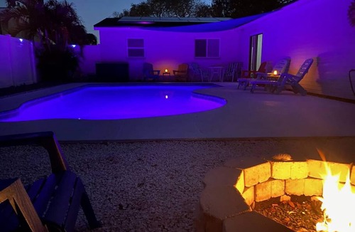 Pinellas Park House | Heated Pool Close to St Pete Tampa Pet Friendly